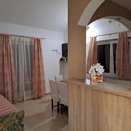 - Donja 14425c Apartament *