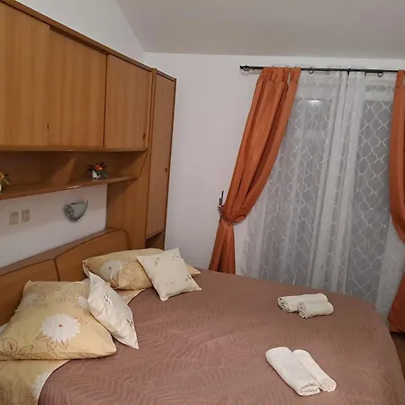 - Donja 14425c Apartament