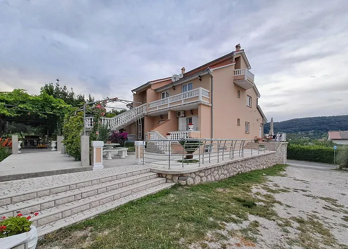 - Donja 14425c * Supetarska Draga