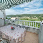 - Donja 14425c * Supetarska Draga